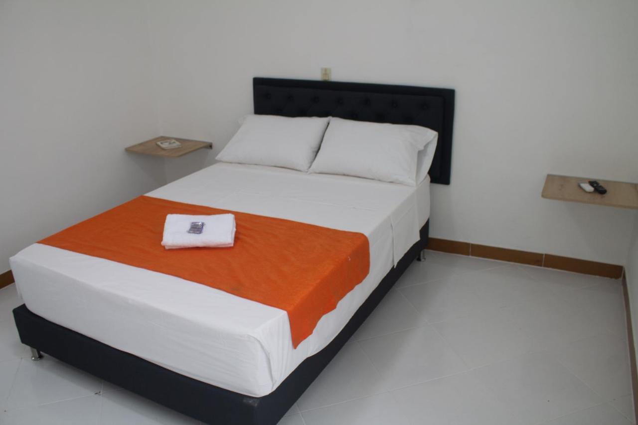 Hotel Picasso 70 Medellín Exteriör bild