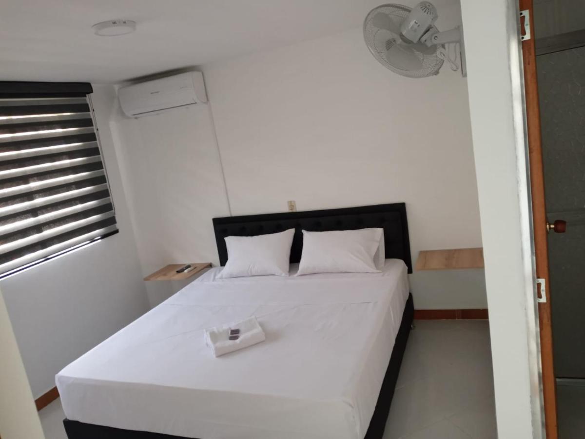 Hotel Picasso 70 Medellín Exteriör bild