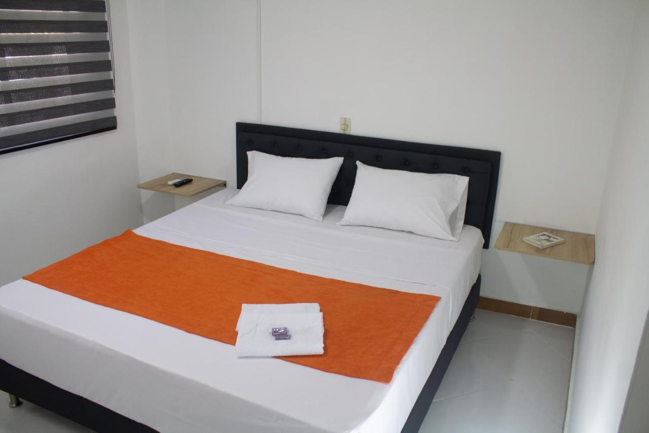 Hotel Picasso 70 Medellín Exteriör bild
