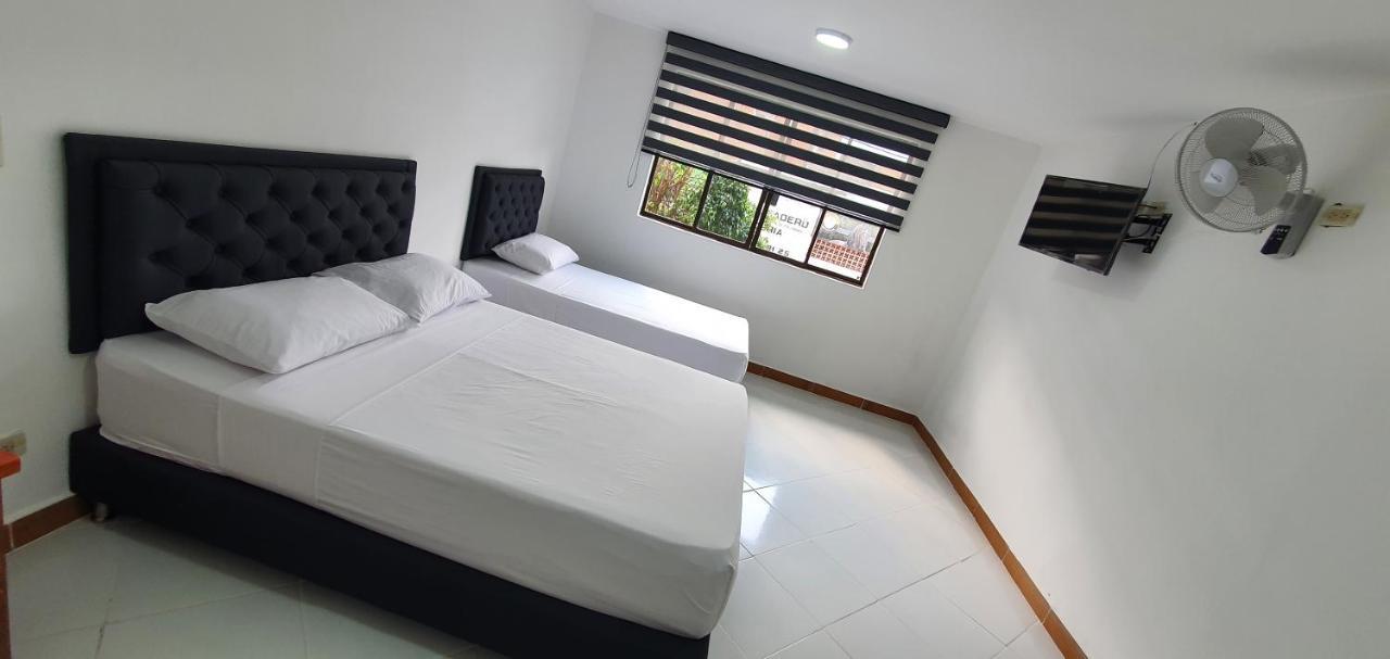 Hotel Picasso 70 Medellín Exteriör bild