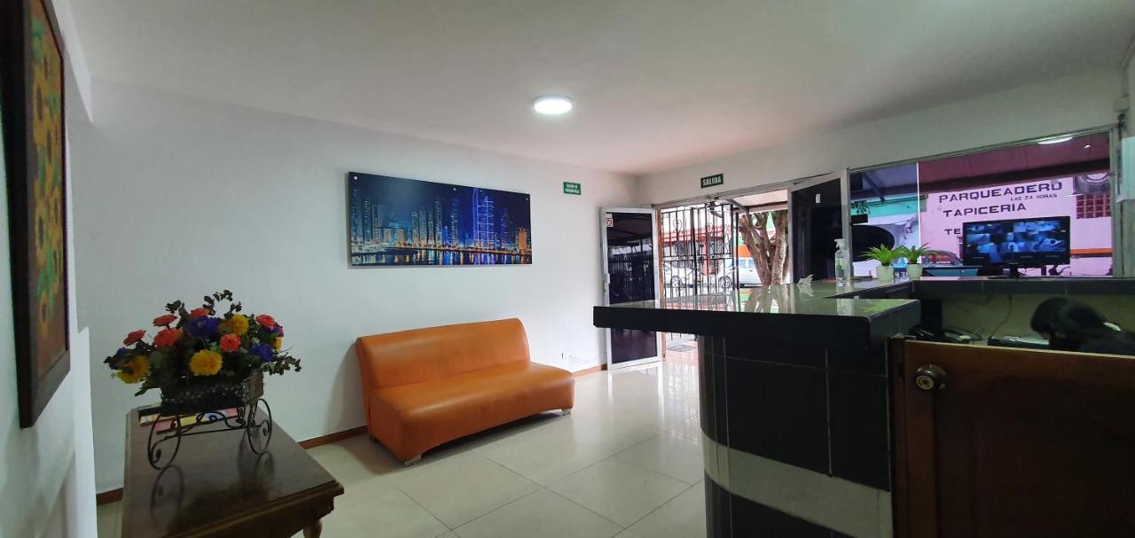 Hotel Picasso 70 Medellín Exteriör bild