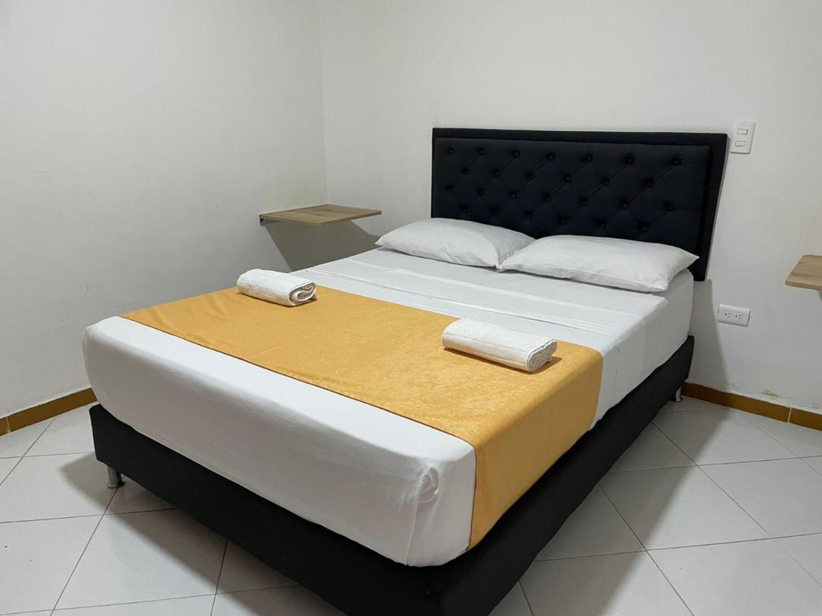 Hotel Picasso 70 Medellín Exteriör bild