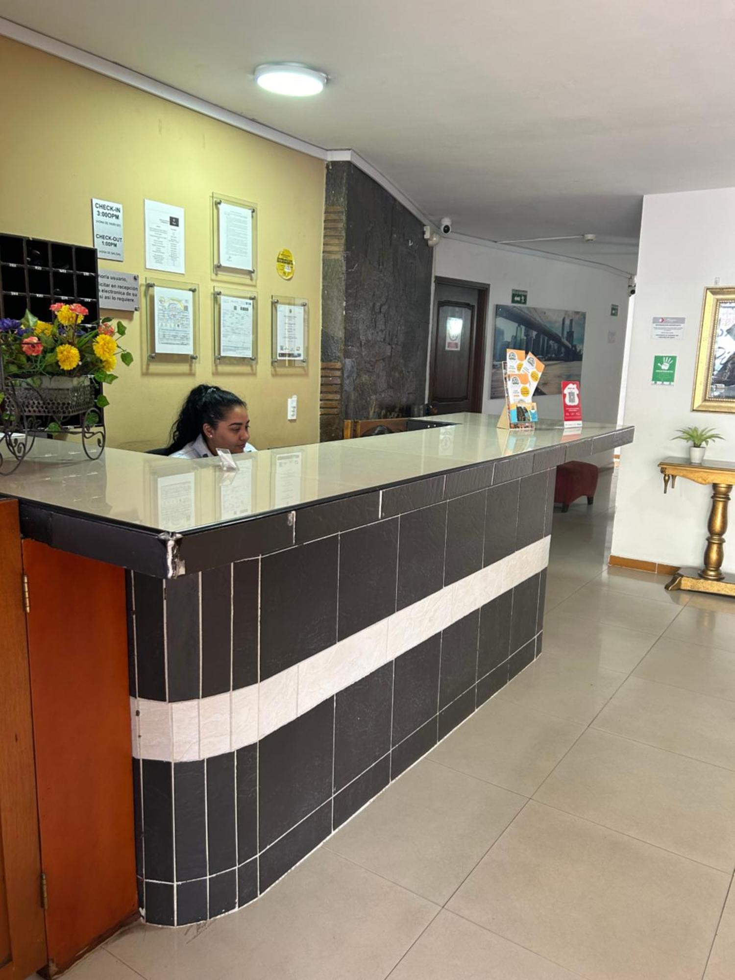 Hotel Picasso 70 Medellín Exteriör bild