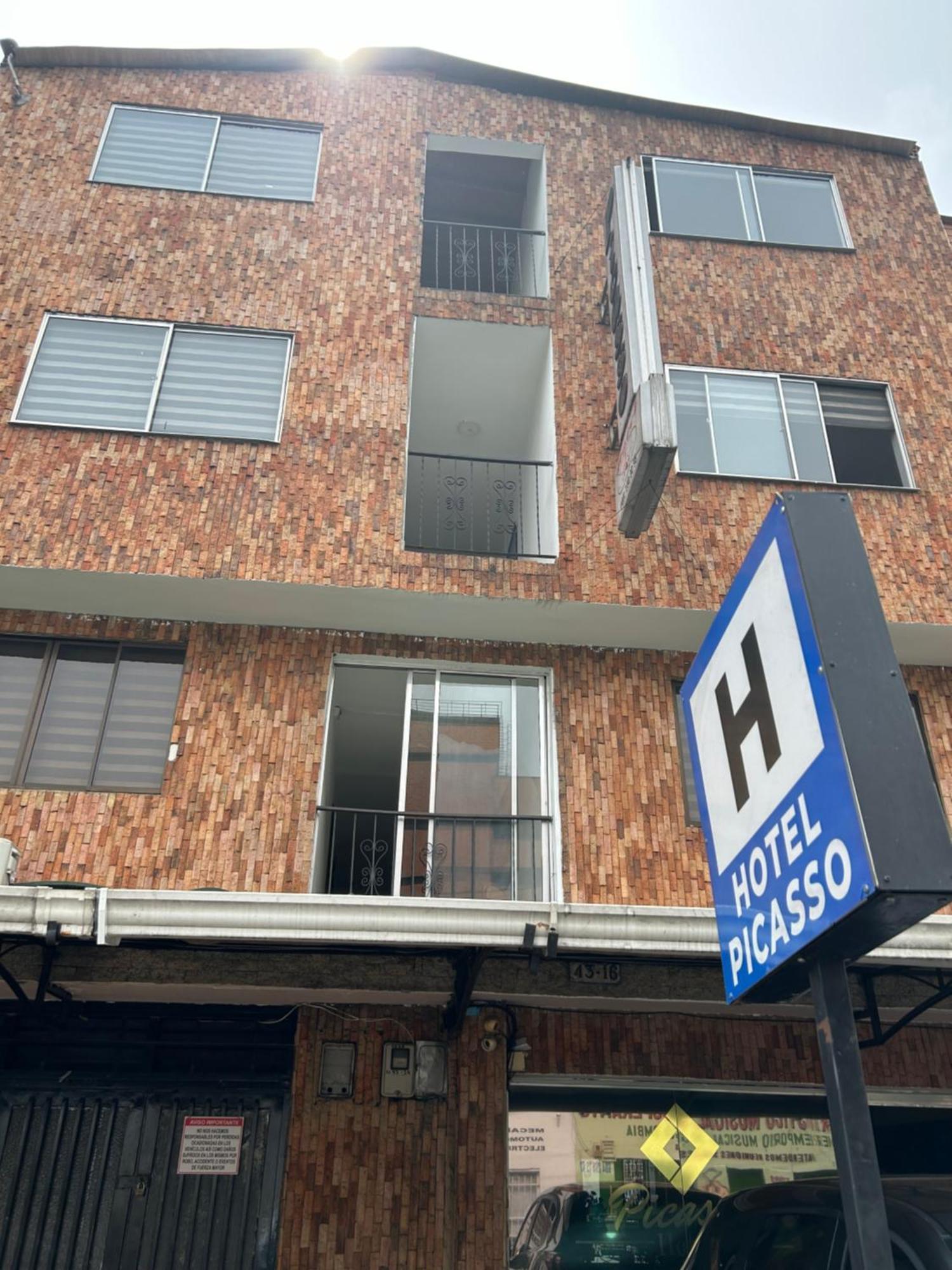 Hotel Picasso 70 Medellín Exteriör bild